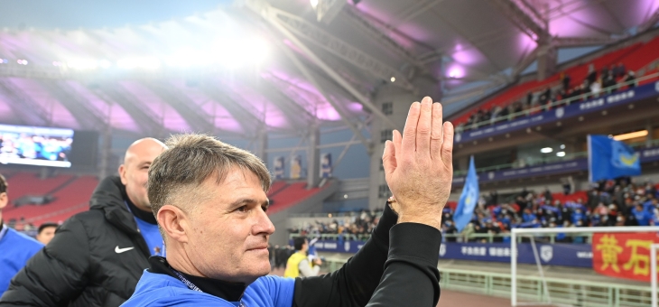 里尔训练开放日；清晨再遭质疑引欢呼；中超在即；年轻球员得到机会的简单介绍